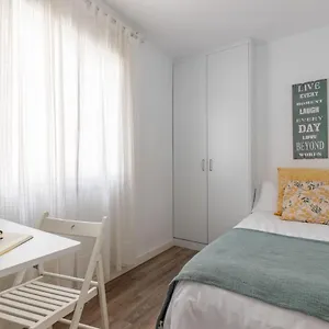 https://living4malaga-sea-breeze-apartment.1costadelsol.com